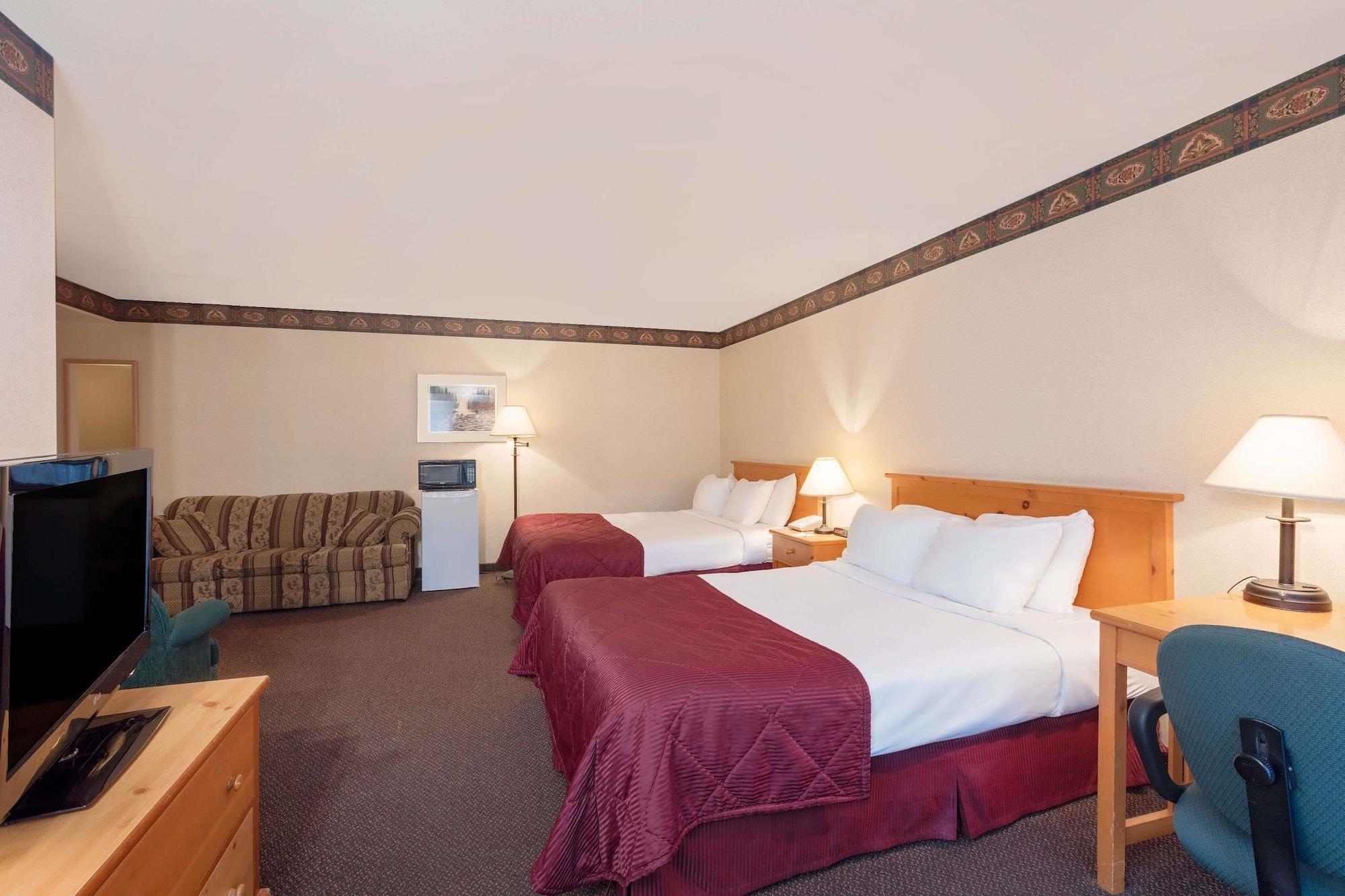 Ramada By Wyndham Pinewood Park Resort North Bay Eksteriør billede