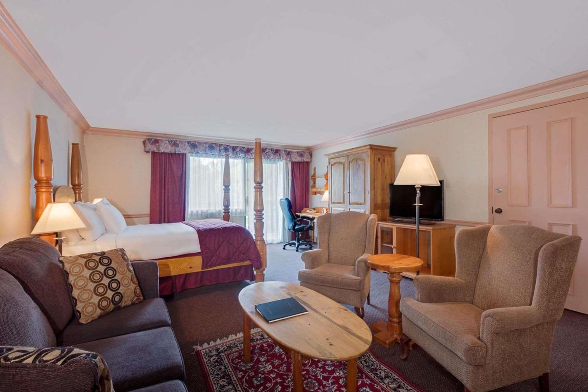 Ramada By Wyndham Pinewood Park Resort North Bay Eksteriør billede