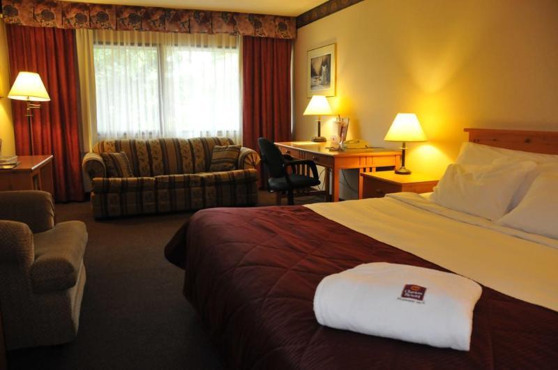 Ramada By Wyndham Pinewood Park Resort North Bay Eksteriør billede